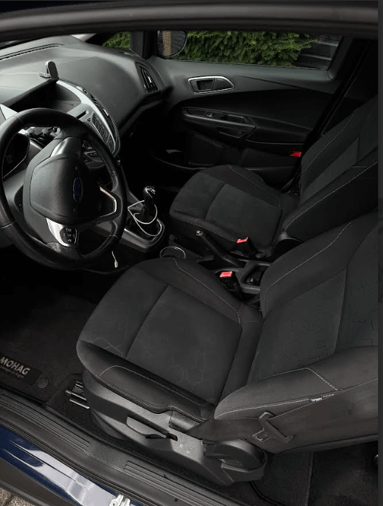 Auto interieur reinigen auto exterieur reinigen in Tilburg Fix en Fresh