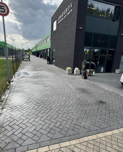 Oprit en parkeerrterein