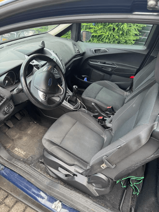 Auto interieur reinigen auto exterieur reinigen in Tilburg Fix en Fresh