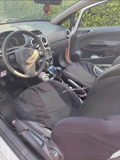 Auto interieur reinigen auto exterieur reinigen in Tilburg Fix en Fresh