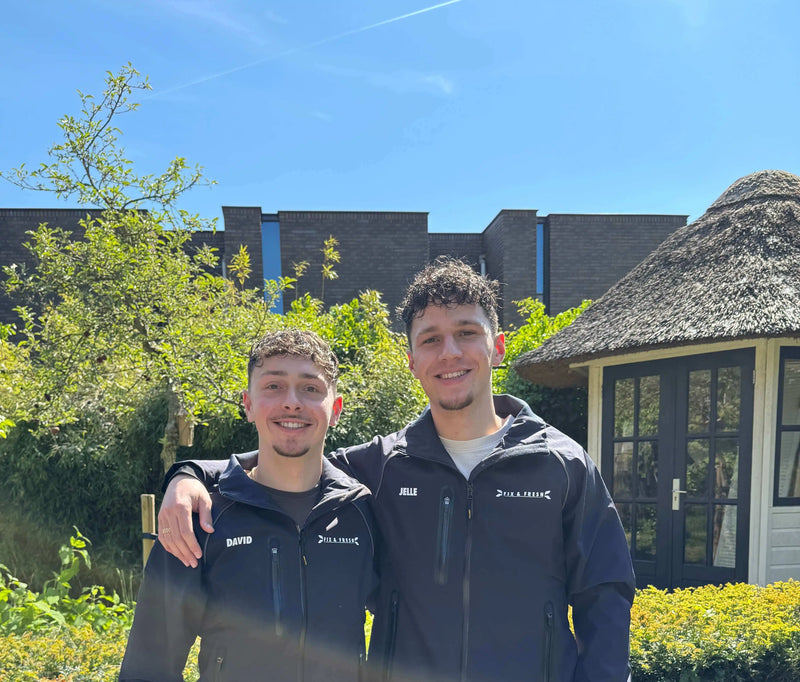 Reiniging team Fix & Fresh Tilburg David en Jelle Auto reinigen meubel reinigen terras en oprit reinigen